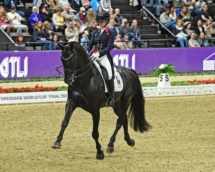 Chalotte Fry on Glamourdale Kim MacMillan