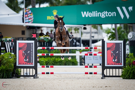 Lillie Keenan on Electrique Sportfot