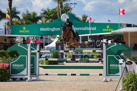 Nina Mallevaey on Destine To Be Sportfot