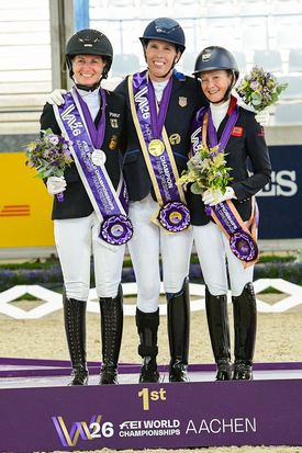 Para silver left Anna Lena Niehues Gold Kate Shoemaker Bronze Nicola Naylor by Kim MacMillan DSC 1928