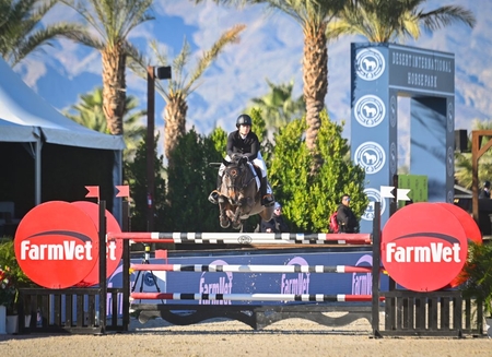 Stella Wasserman on Myla High Deseert SportPhoto