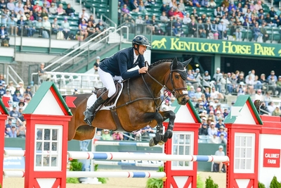 Will Coleman on Very Dignified jump Sarah Miller MacMillan Photography