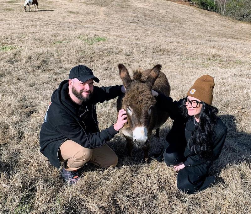 candid people w donkey Aeto