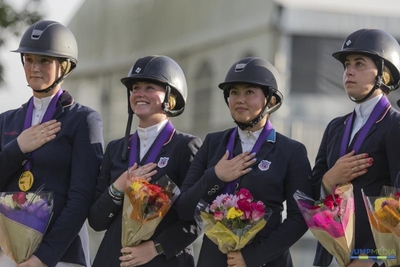 Zone 2 winning show jumping team